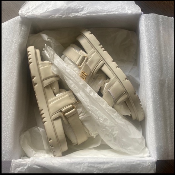 Dioract Sandals - Picture 6 of 8